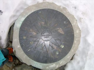 In cima: la rosa dei venti