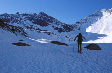da sinistra: Guglia di Malatrà 3142 m, Guglia di Bonalè 3201 m., Grande Rochère 3326 m.