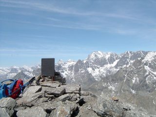La cima del Moncimour e panorama sul Gran Paradiso