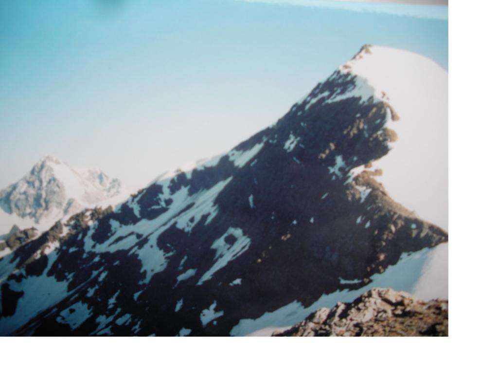 Ancora il Gran Zebru' con in primo piano il Cevedale..andando alla Rosole...