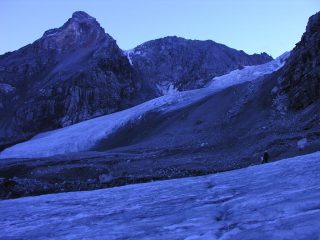 le prime luci del giorno sulla Vedretta dello Zebrù (30-7-2006)
