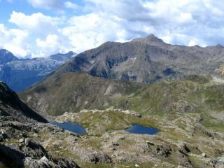 Laghetti di San Carlo dalla passo del Sellerino
