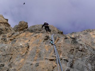 Roccia bellissima nella parte alta della via