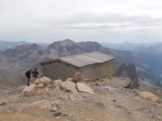 la chiesetta in vetta