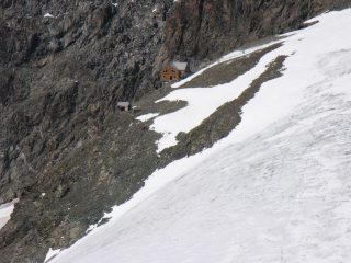 panorami dalla cima : Rifugi Marco e Rosa (vecchio e nuovo) (10-9-2006)