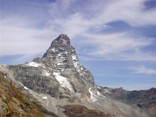 La piramide del Cervino, ancora piu' affusolata, dal rif. Bobba