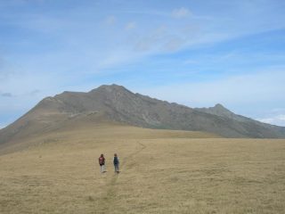 Sull'ampio crinale