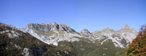 Vista su Cavallo, Contrario, Pizzo Altare, Zucchi di Cardeto e Pisanino