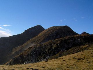 La Cima Montù, la quota 2195 e le prime asperità della cresta