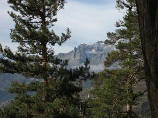 il gruppo delle Tenailles de Montbrison visto dai pressi dell'attacco