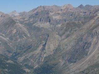 Che vista dalla cima!!! ..ma cosa ci sarà la in mezzo!?!