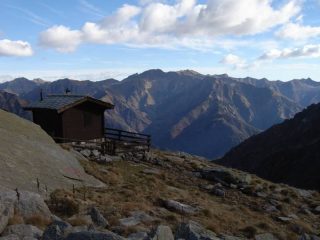 La bella casetta del Guardiaparco poco sopra il Lago Lazin