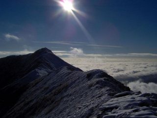 La cresta che porta la Monte Vaccarezza