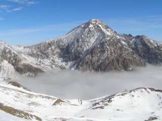 Lo Chaberton emerge dalla coltre di nubi