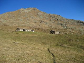 Alcuni alpeggi e la meta della nostra gita