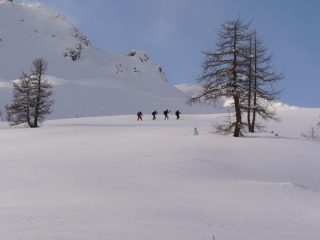 Battitori di traccia in salita al colletto Verde