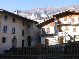 Valle Stura, Fontana della piazza di Aisone, Buona (nitrati 3 mgl), molto ricca di Sali di calcio, durezza 19 °F