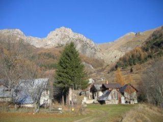 Valle Stura, Fontana di Neraissa superiore,  sotto il M.Nebius, Ottima acqua (nitrati 1 mgl) con discreta dotazione  di Sali minerali, durezza 10 °F