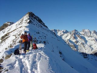 Al Col des Queyrettes, in primo piano le Neyzets, dietro gli Ecrins