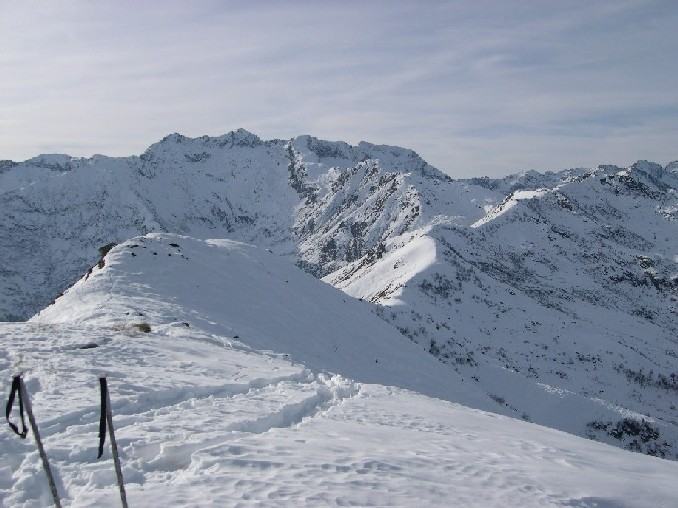 Dall'0metto: vista sul Bo Biellese e cresta verso il Testone tre alpi.