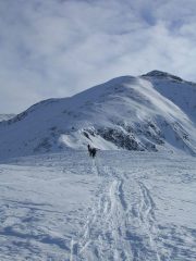 dal falsopiano a quota 2300 m, la dorsale che sale alla cima