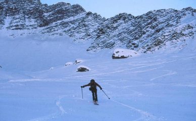 il roccioso versante nord della Guglia di Bonalè