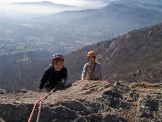 valdo e tere all'uscita della via