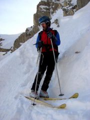 Danilo in partenza sul canale di destra, l'aria ancora sconvolta dal lancio di oggetti dagli spalti