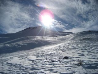 pendii ben innevati verso la cima