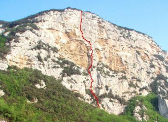 IL PARETONE DI PIANARELLA CON TRACCIATO DELLA VIA