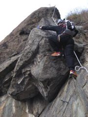 Nicola sullo strapiombino del primo tratto