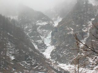 la cascata dalle baite