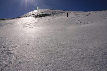 salendo lungo i pendii del versante NO del Cusna (4-3-2007)