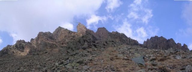 panorama della cesta ripresa dalla strada di discesa
