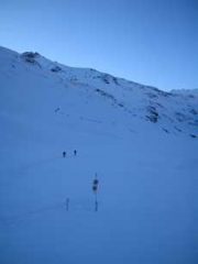 partenza dal Bezzi dietro il gruppone del CAI UGET