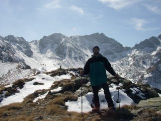 Sulla cima del Monte Muretto, cime del parco dell' Orsiera sullo sfondo.
