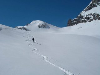 sullo sfondo il Piazzo bandiera