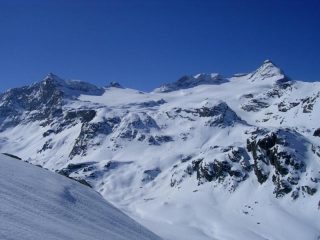 Salendo al Corno di Campascio