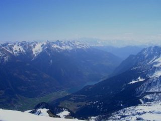 SULLA CIMA GUARDANDO IL LAGO DI POSCHIAVO
