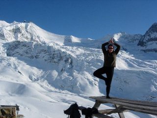 Alla Cabane d'Arpitettaz Chiara si prepara all'impegnativo percorso alle sue spalle!!