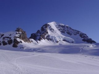 Monch e stazione di arrivo del trenino Jungfraujoch
