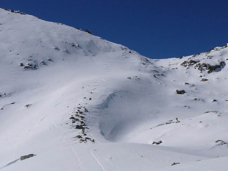 Arrivando al Lago Inferiore 2545. Gran Roise e Punta di Leppe sulla dx.