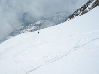 28-4-7 > Neve da favola in discesa !!