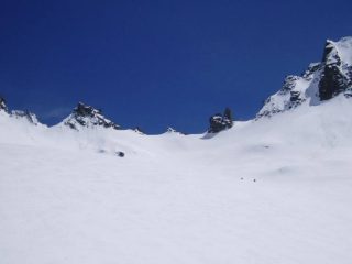 il colle visto dalla discesa.