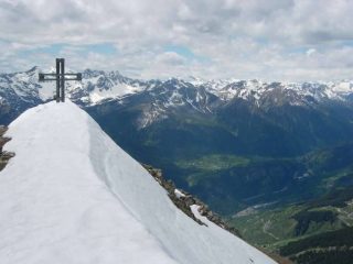 La croce di vetta