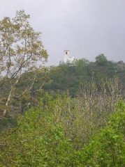La bella chiesetta di Chasteiran come appare salendo da Roure