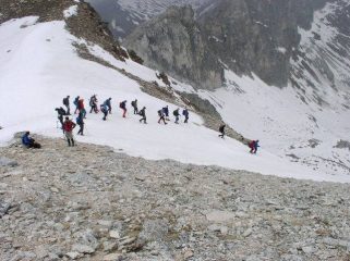 scendendo lungo il pendio sotto il passo del chersogno