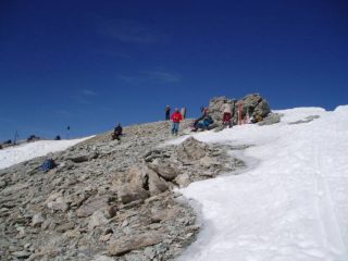 I primi arrivati in vetta.