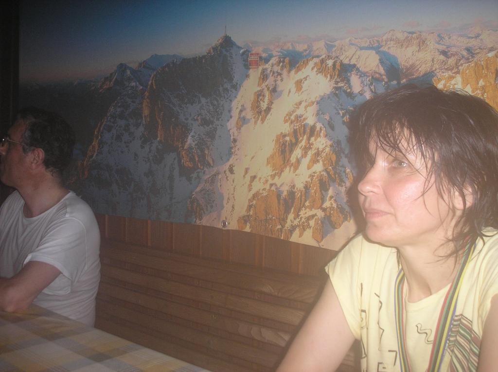 al riparo al rifugio azzoni dopo una forte grandinata