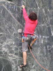 su una delle brevi vie di sinistra